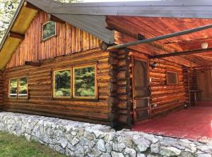 Bragg Creek Log Homes