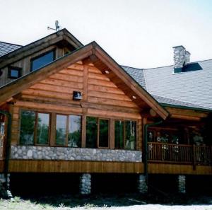 Bragg Creek Log Homes