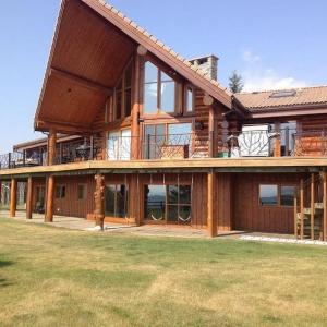 Bragg Creek Log Homes